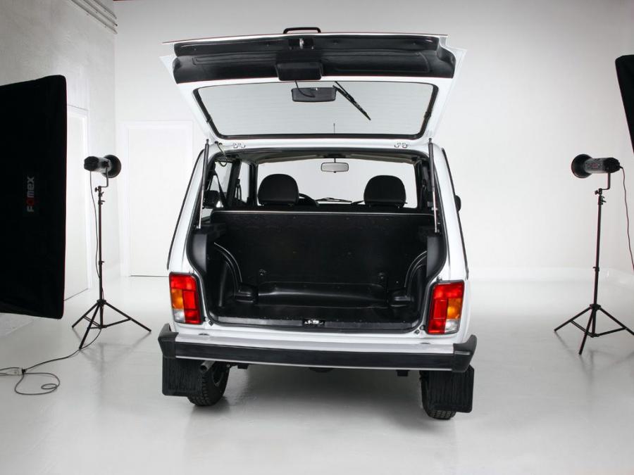 Багажник Lada 4x4 Export Edition 2010 года  (фото 5 из 19)